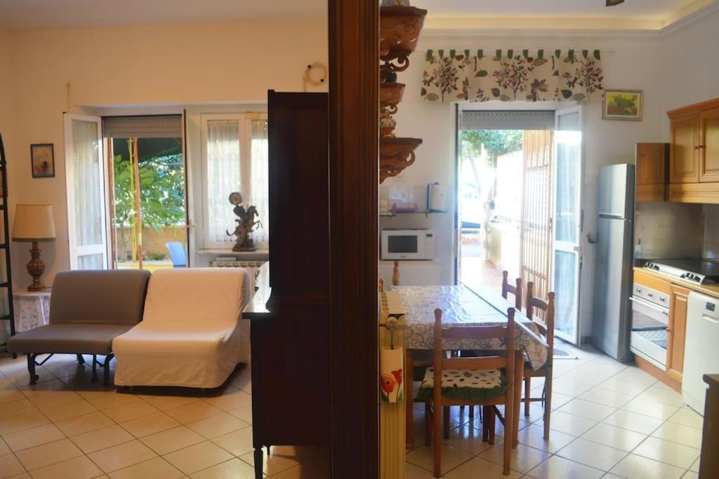 Appartamento In Via Calvi Lido di Ostia Exteriör bild