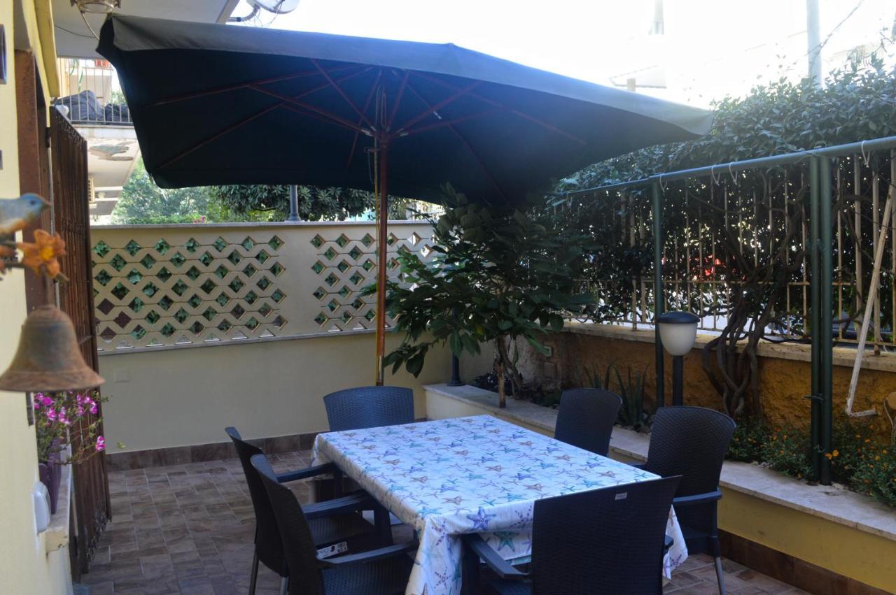 Appartamento In Via Calvi Lido di Ostia Exteriör bild